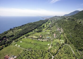 Golf Bogliaco e Villa Sostaga: un’esperienza unica tra sport, natura e relax sul Lago di Garda