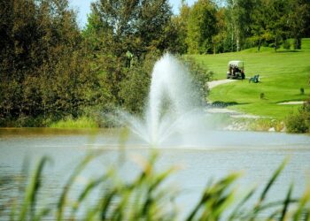 Laghi nei campi da golf: da ostacoli di gioco a oasi di biodiversità